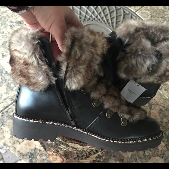 Lands’ End Leather Faux Fur Accent Lace Up Boots - Picture 6 of 6